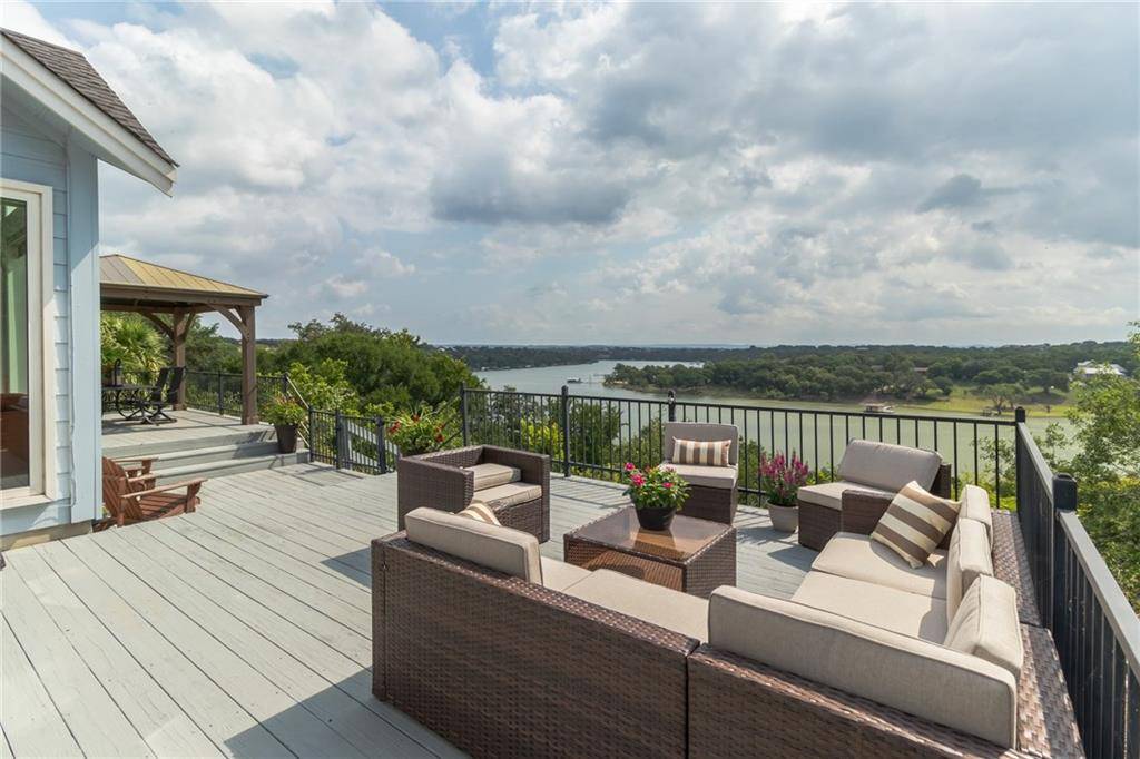 525 Nomad DR, Spicewood, TX 78669