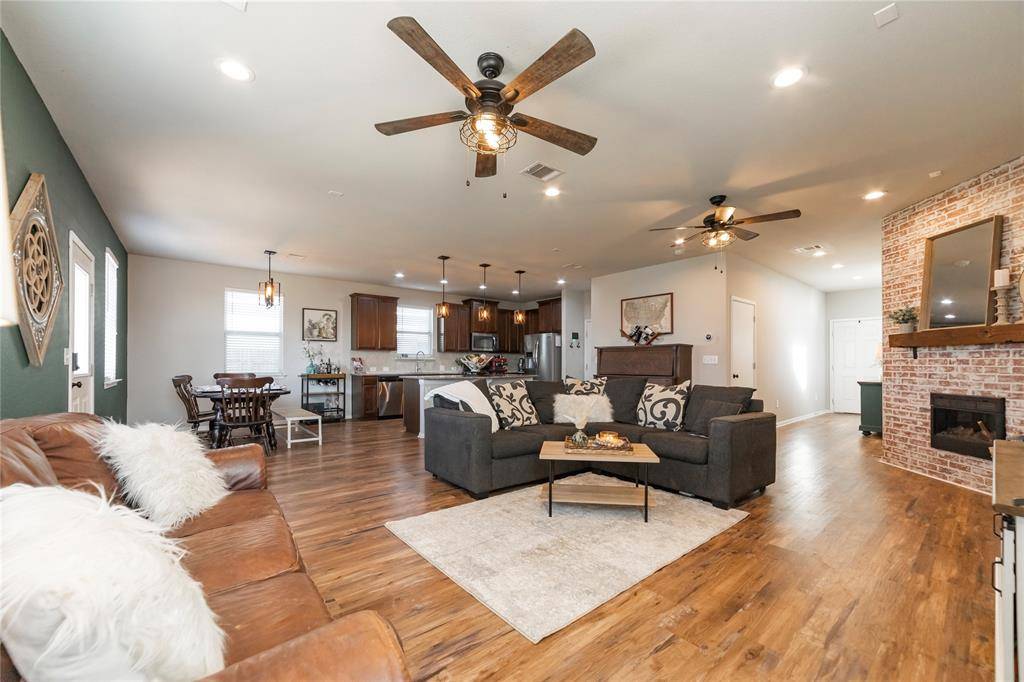 222 Vestral RD, Buda, TX 78610