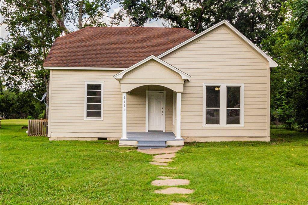 1115 Burkett ST, Taylor, TX 76574