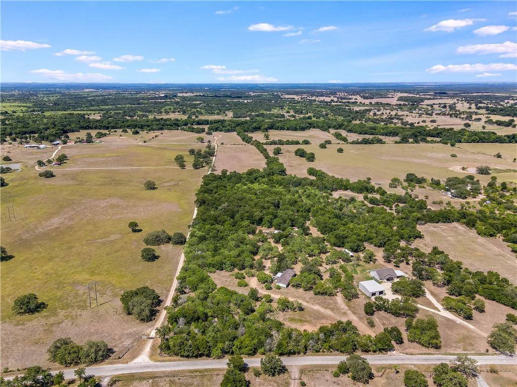2106 Oak Grove RD, Luling, TX 78648