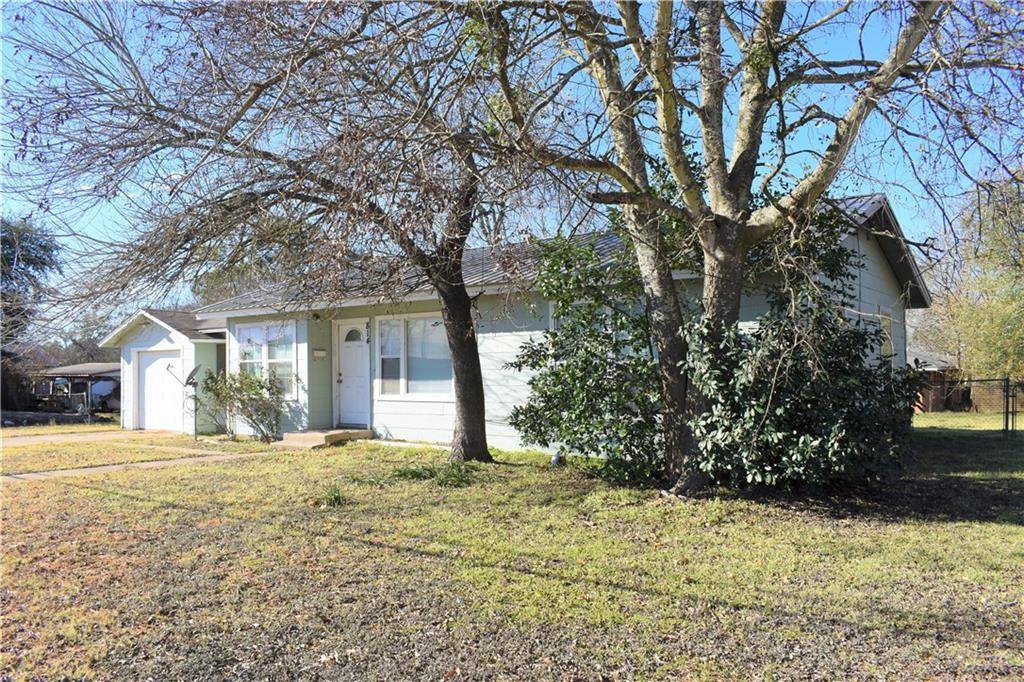 814 Murray Ave, Rockdale, TX 76567