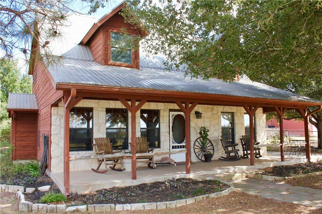 1957 CR 308, Lexington, TX 78947