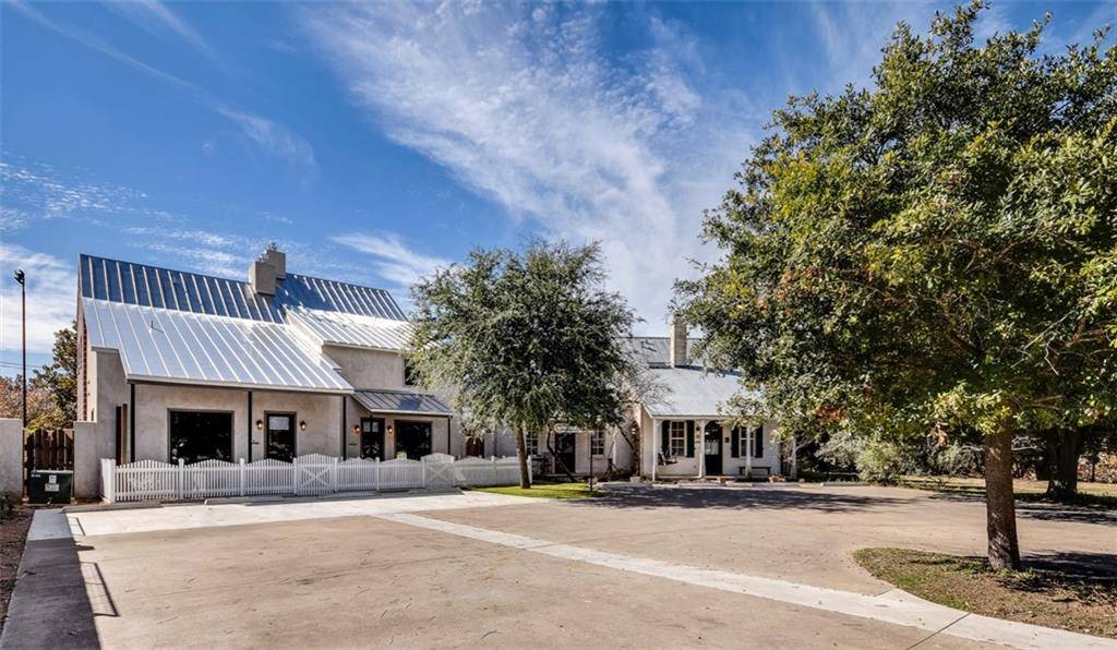 605 E Austin ST, Fredericksburg, TX 78624