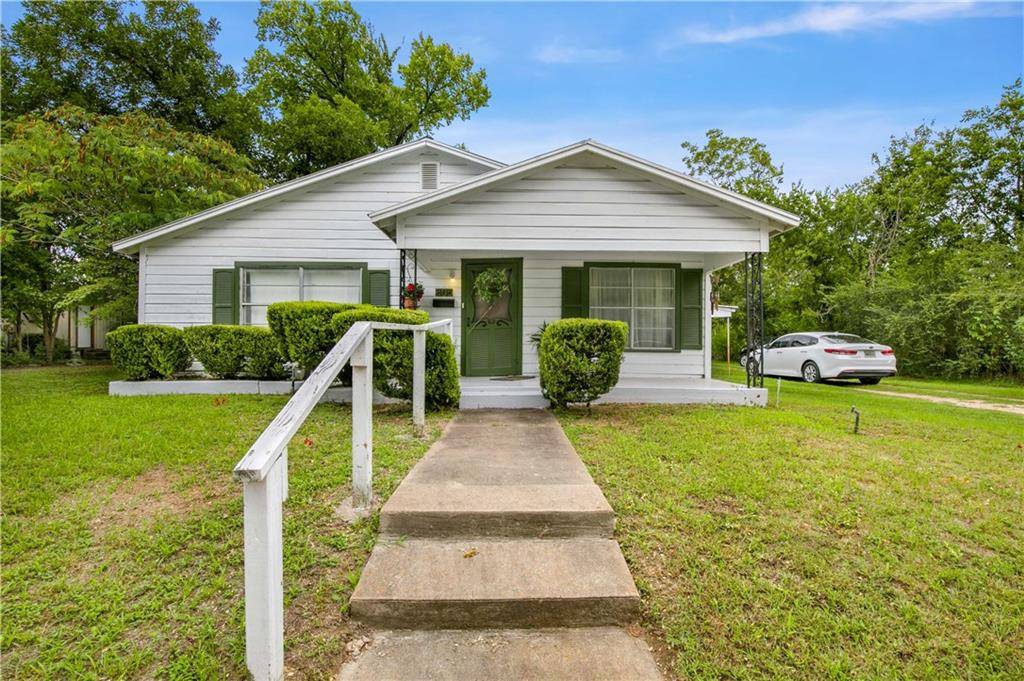 805 Haysel ST, Bastrop, TX 78602