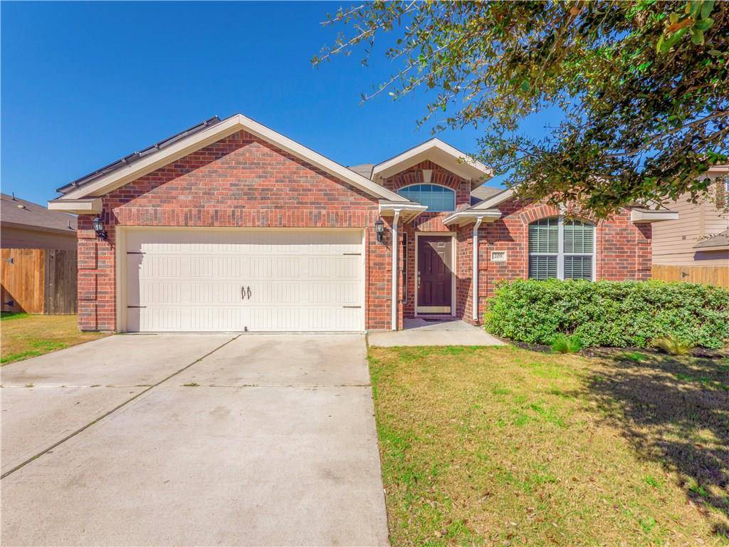 209 Hawkins LN, Jarrell, TX 76537