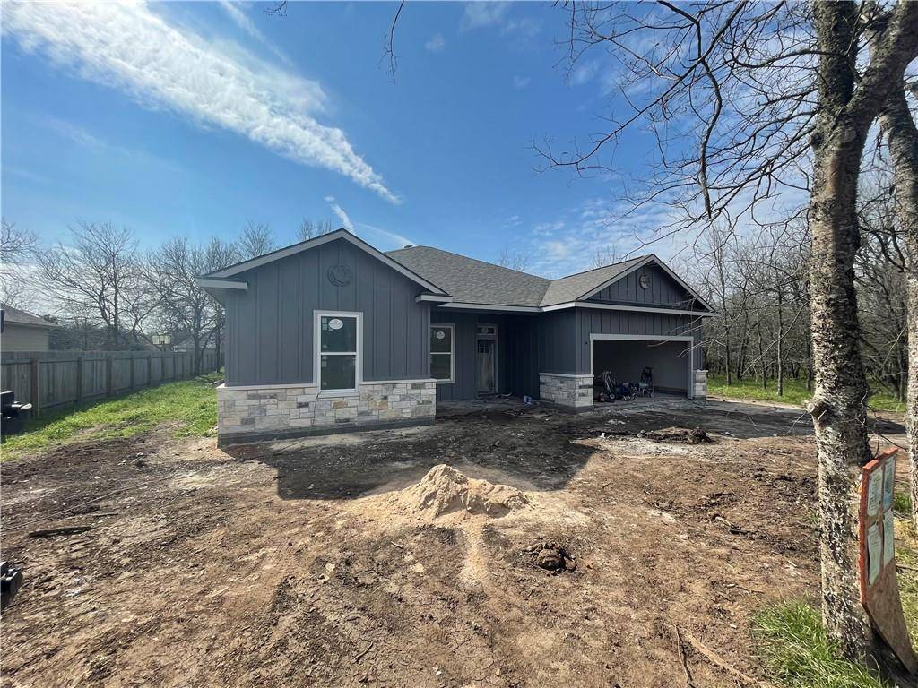 123 W Pauwela LN, Bastrop, TX 78602