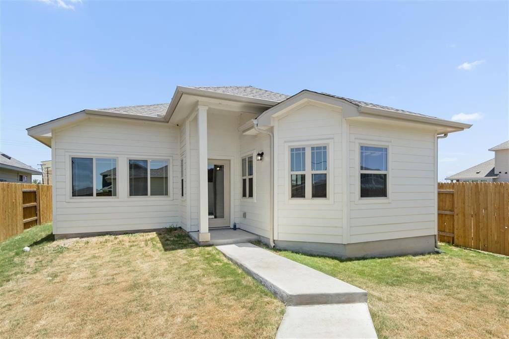 204 Driftwood LN, Bastrop, TX 78602