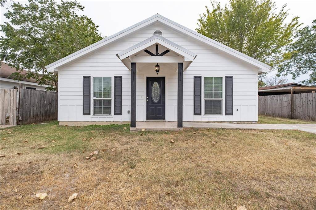868 N Harris ST, Giddings, TX 78942