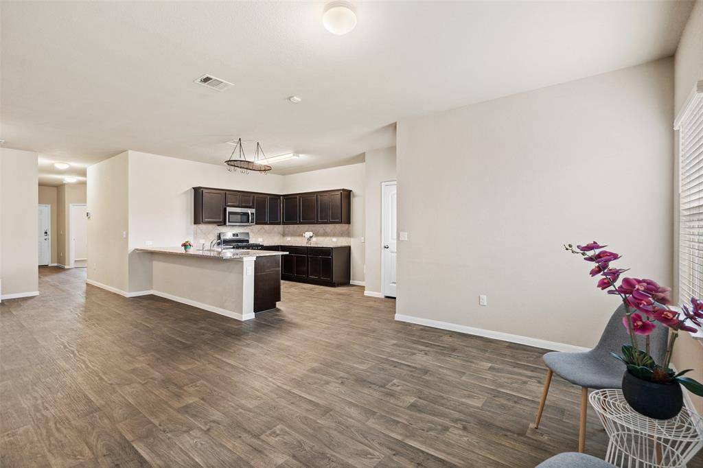 145 James Adkins DR, Kyle, TX 78640