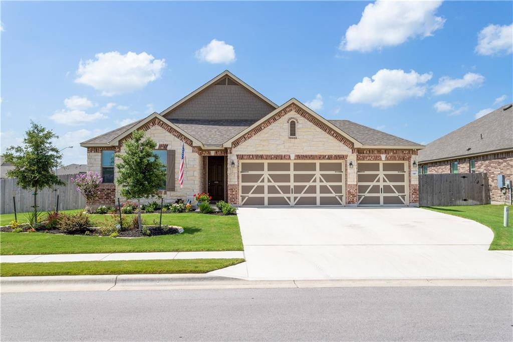 140 Everglades Ave, Taylor, TX 76574