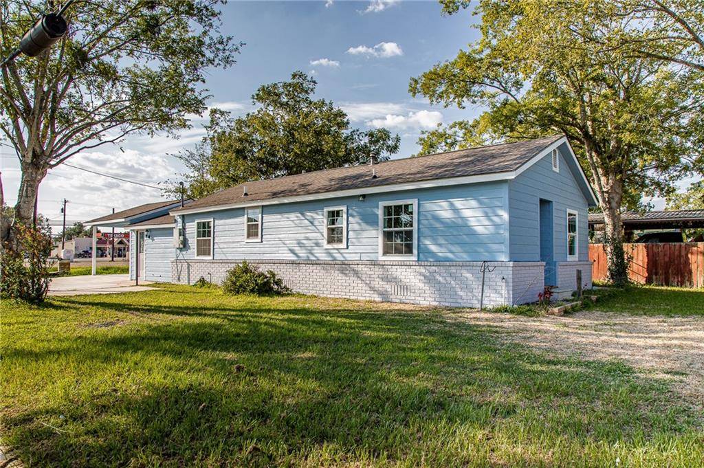 711 N Grimes ST, Giddings, TX 78942
