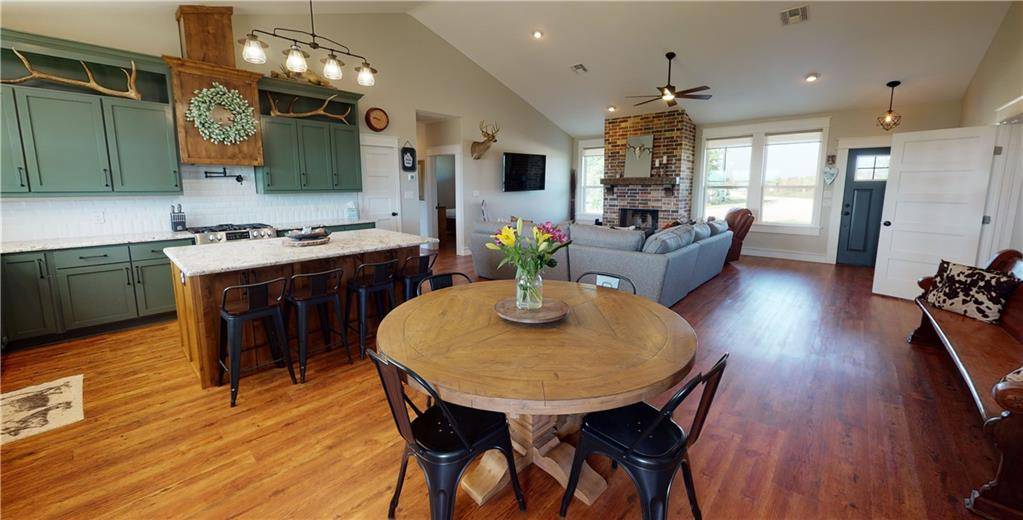1551 County Road 305, Lexington, TX 78947