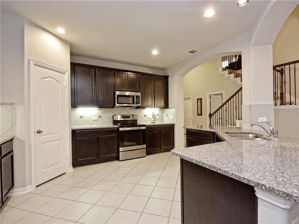 1001 Coconut CV, Hutto, TX 78634