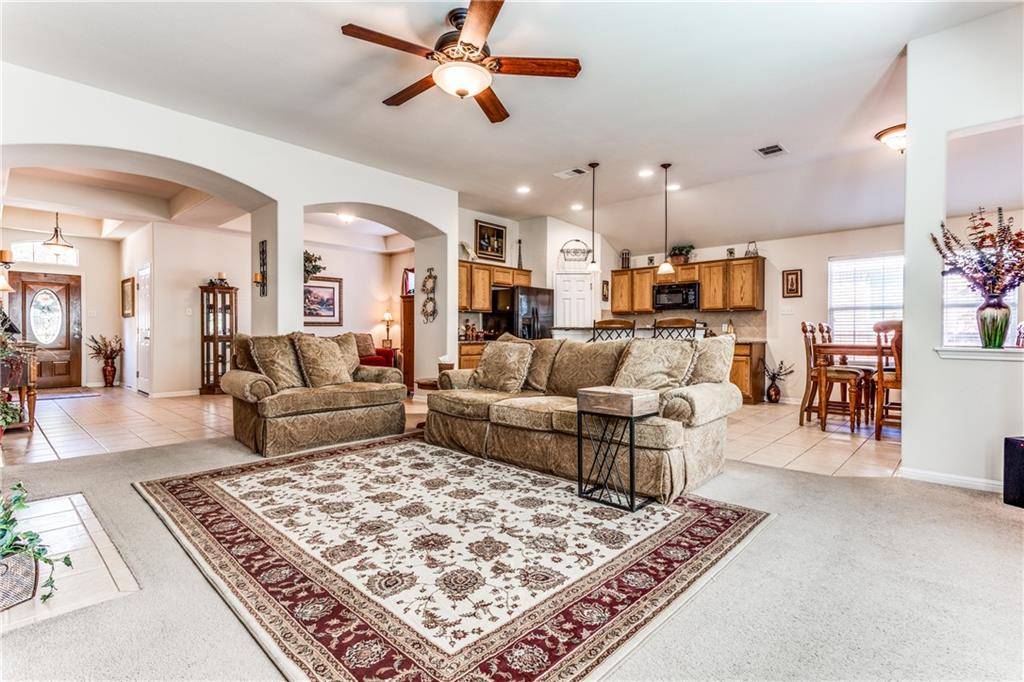 102 S Gadwall LN, Cedar Park, TX 78613