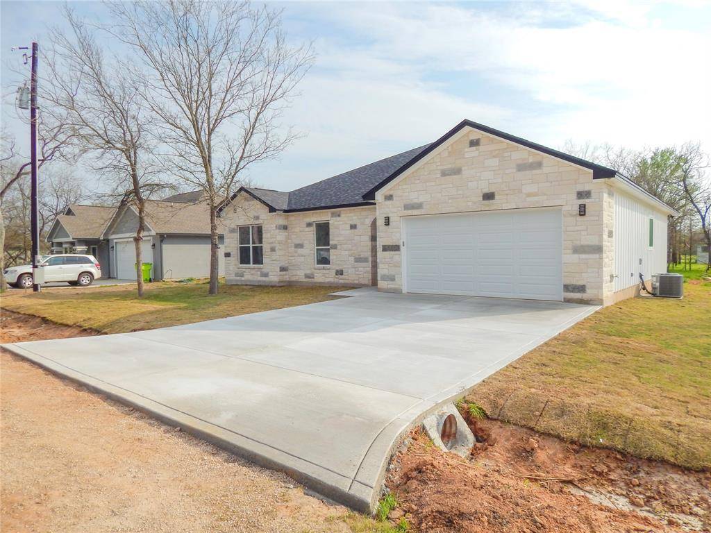 143 Mokulua LN, Bastrop, TX 78602