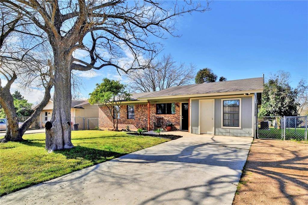 701 Mockingbird LN, Taylor, TX 76574