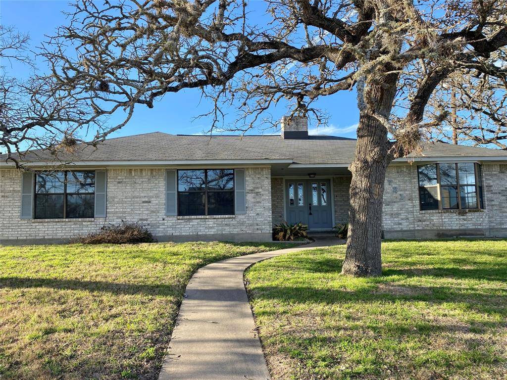 721 Acorn ST, Giddings, TX 78942