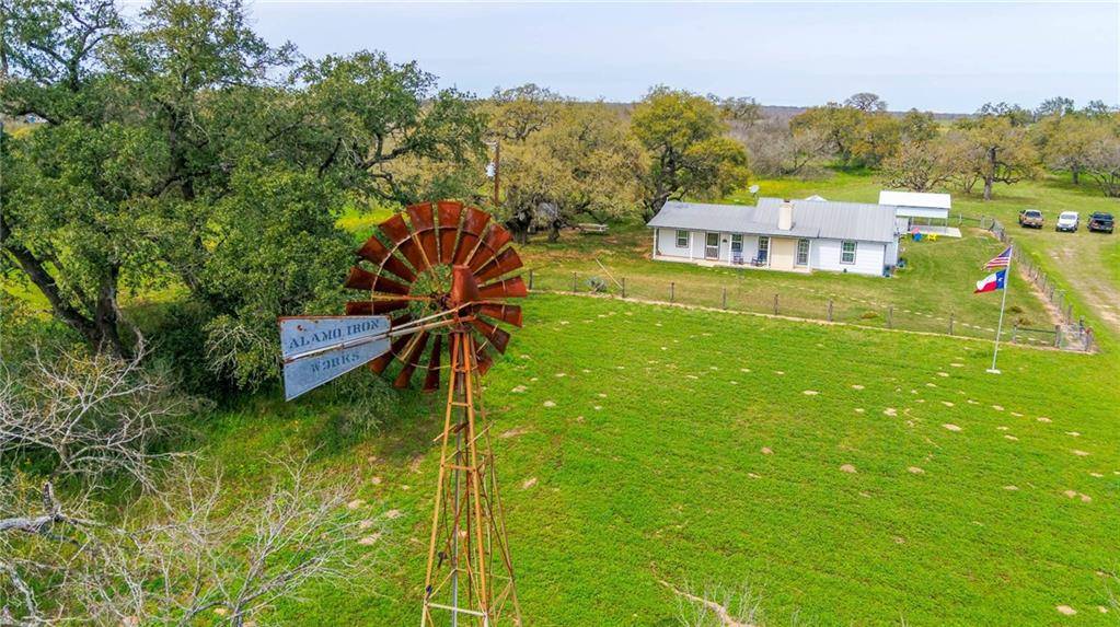 125 Iuka RD, Poteet, TX 78065