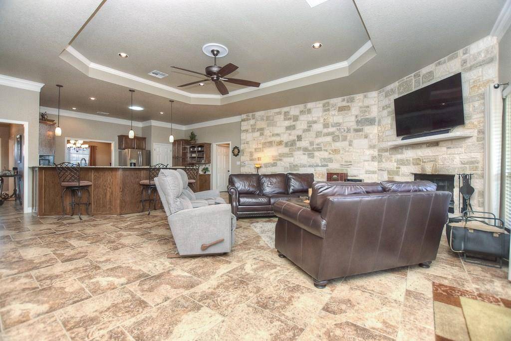 109 Jake DR, Jarrell, TX 76537