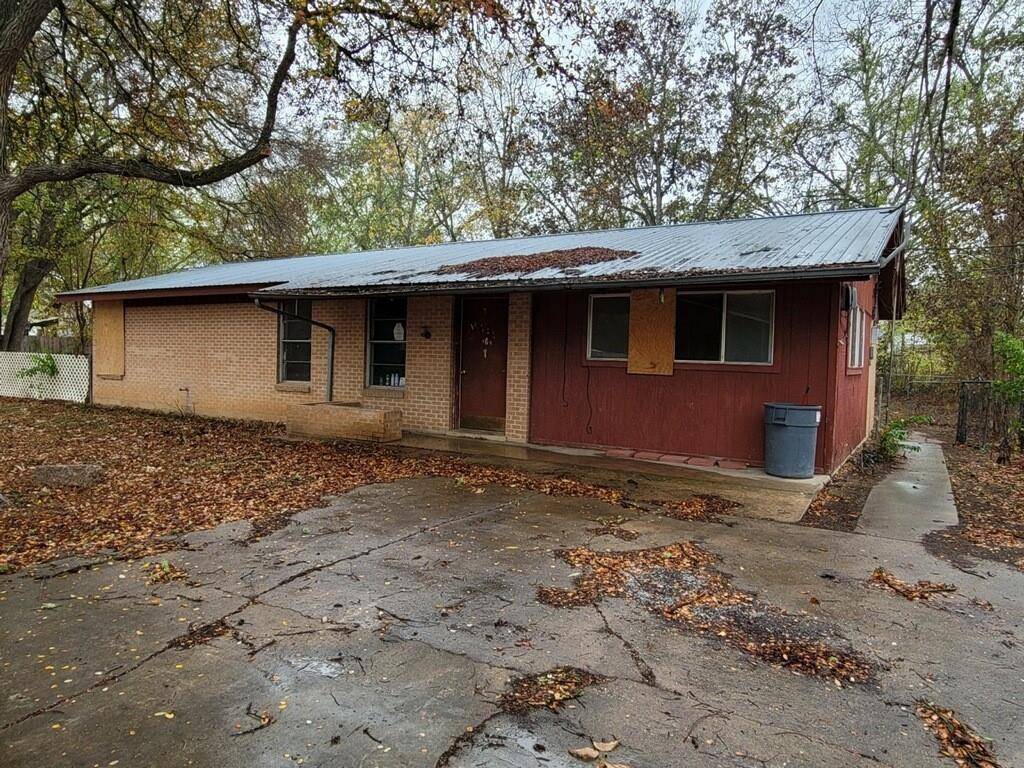 2012 Water ST, Bastrop, TX 78602