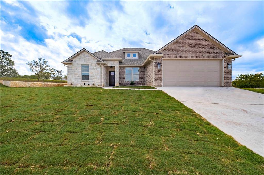 322 Firework LN, Giddings, TX 78942