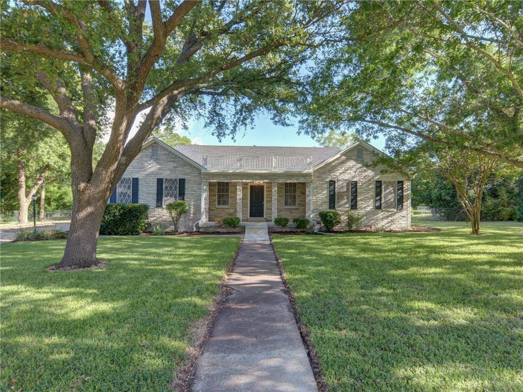 1922 W Lake DR, Taylor, TX 76574