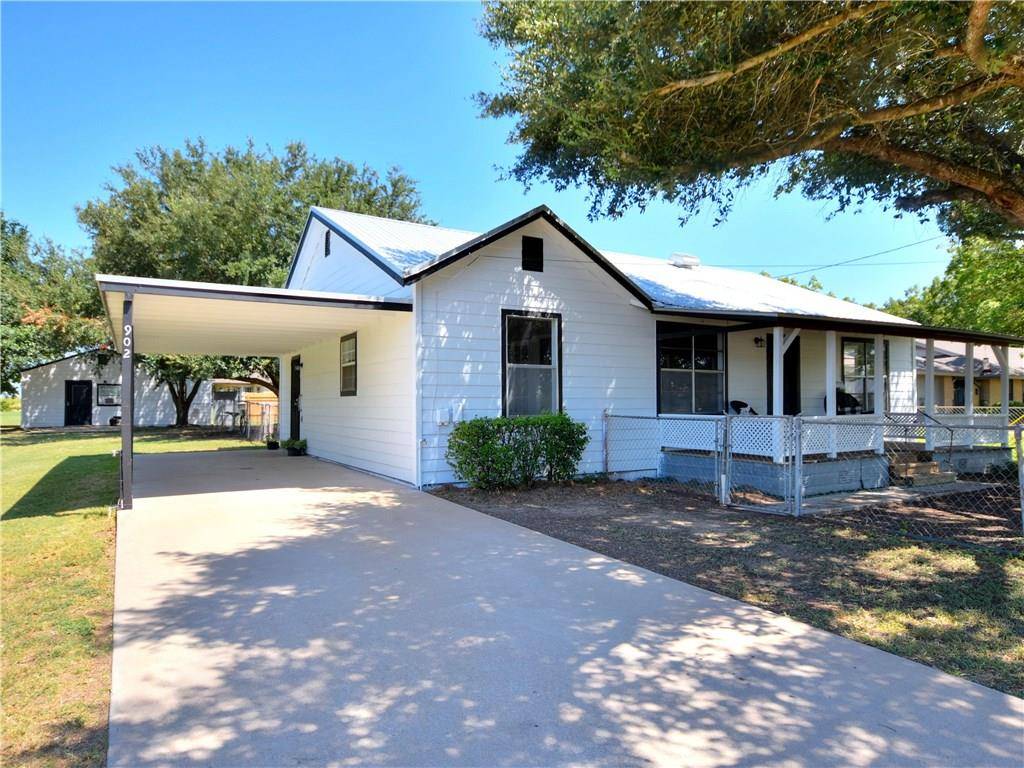 902 W US Highway 79, Thorndale, TX 76577