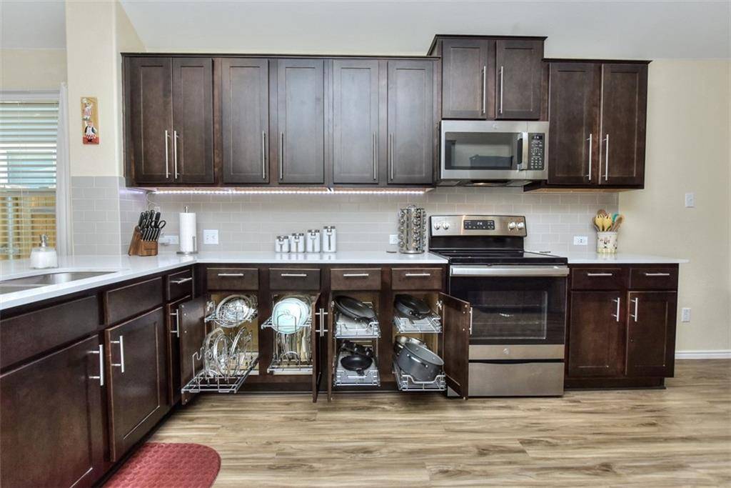 541 Greatest Gift WAY, Jarrell, TX 76537