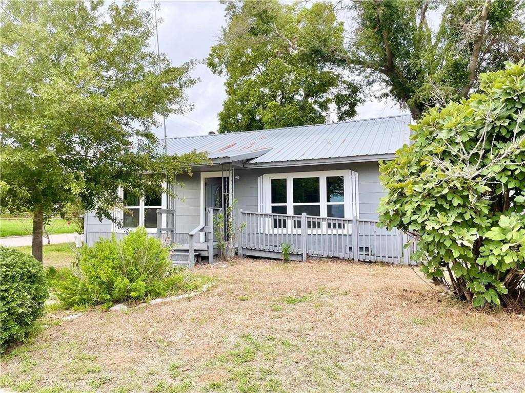 632 Mill Ave, Rockdale, TX 76567