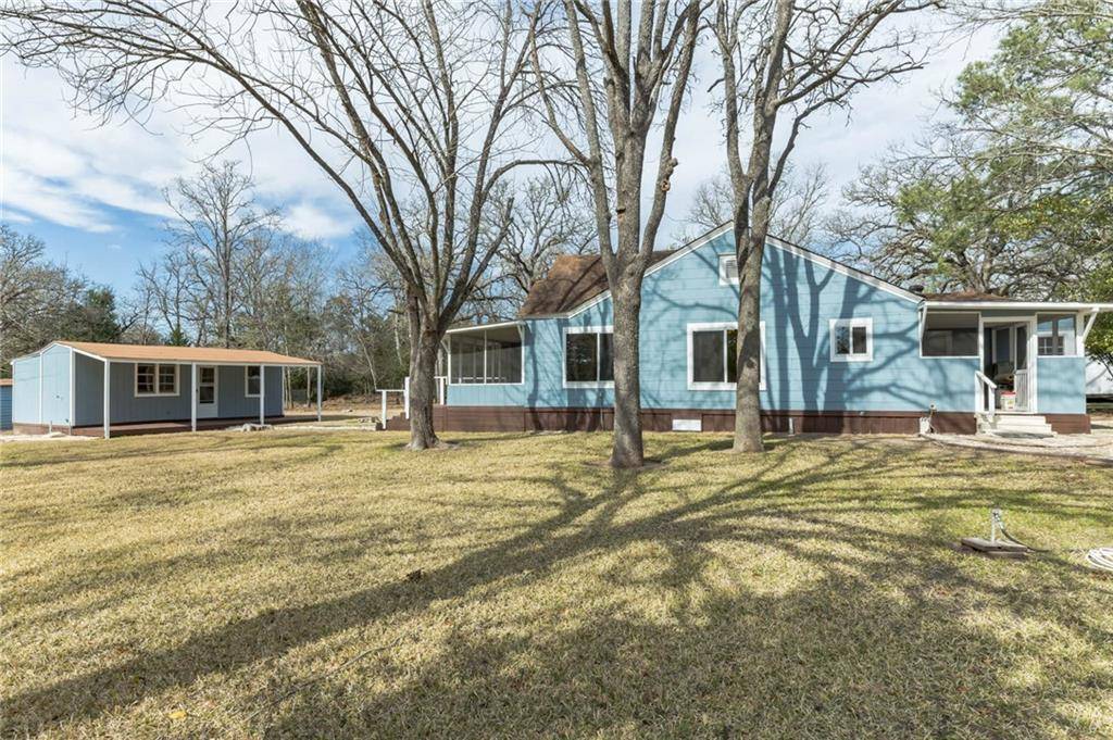 129 Lucy LN, Bastrop, TX 78602