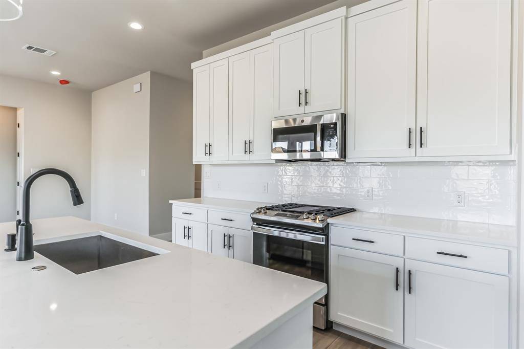 1606 Redwood CT, Fredericksburg, TX 78624