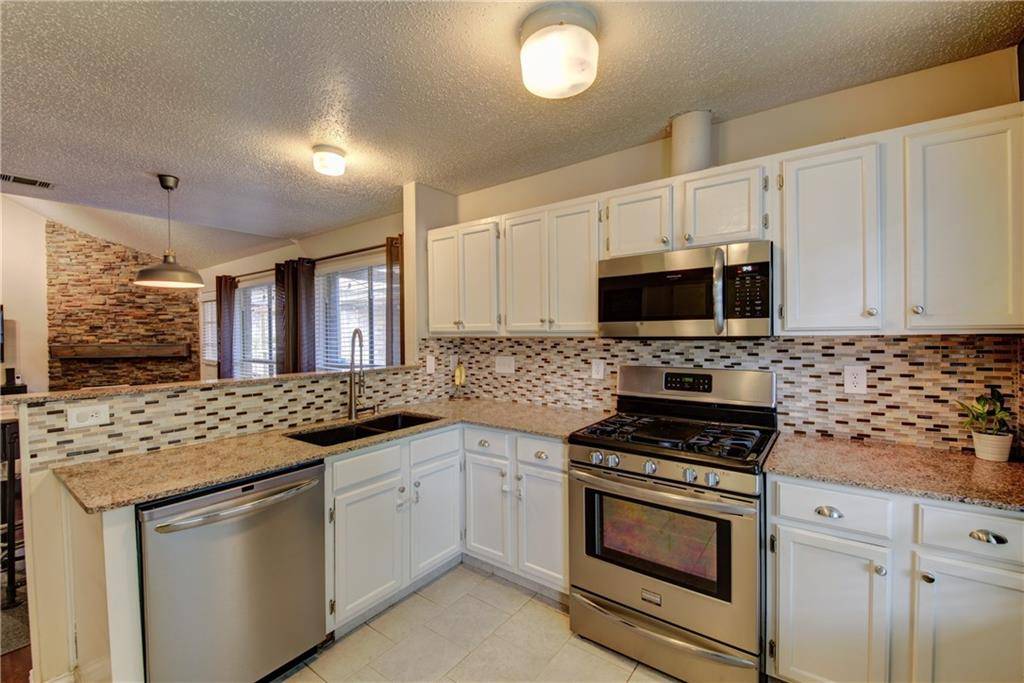 807 Saunders DR, Round Rock, TX 78664