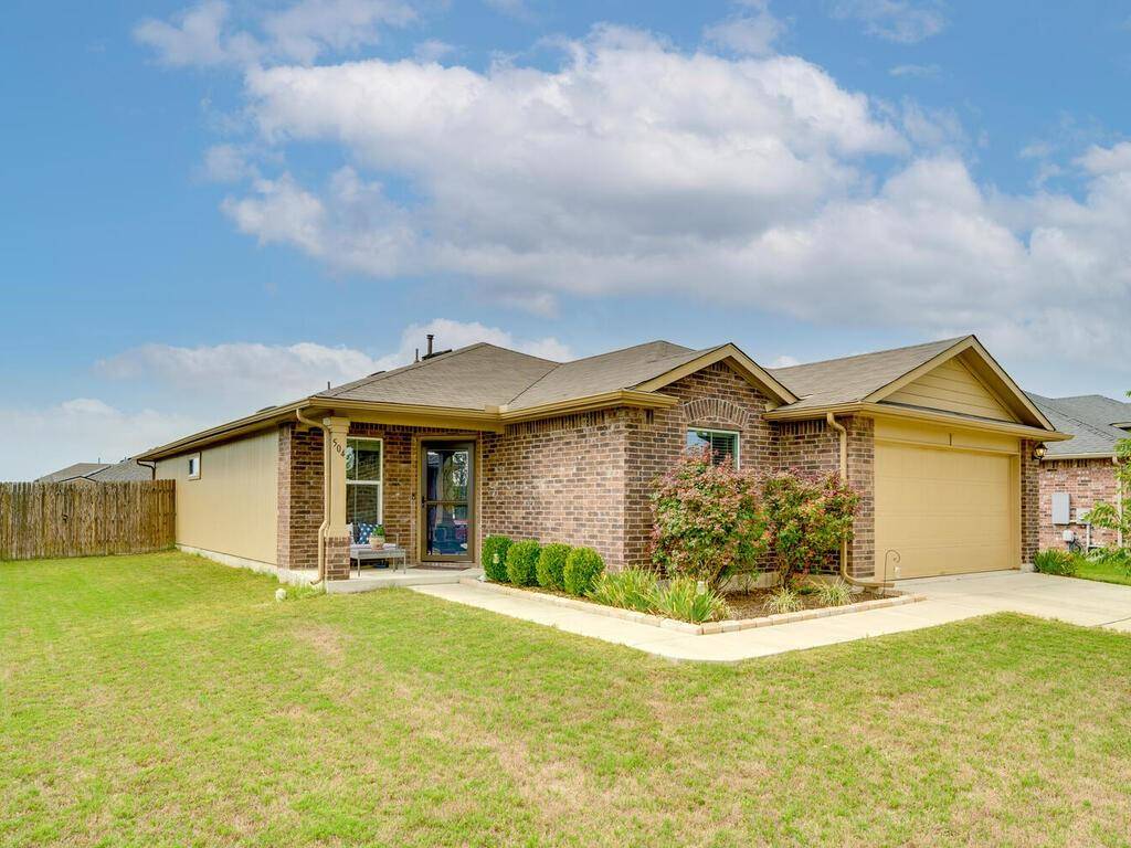 504 Luna Vista DR, Hutto, TX 78634