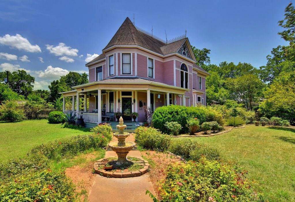 1003 W 7th ST, Taylor, TX 76574