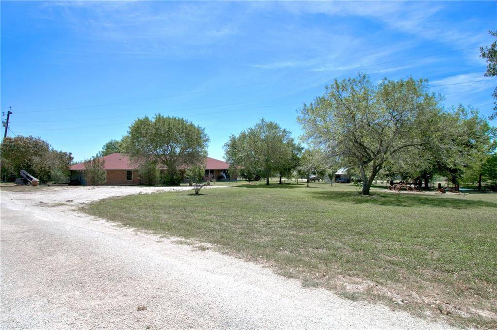 117 Ranch RD, Out Of State, TX 78101