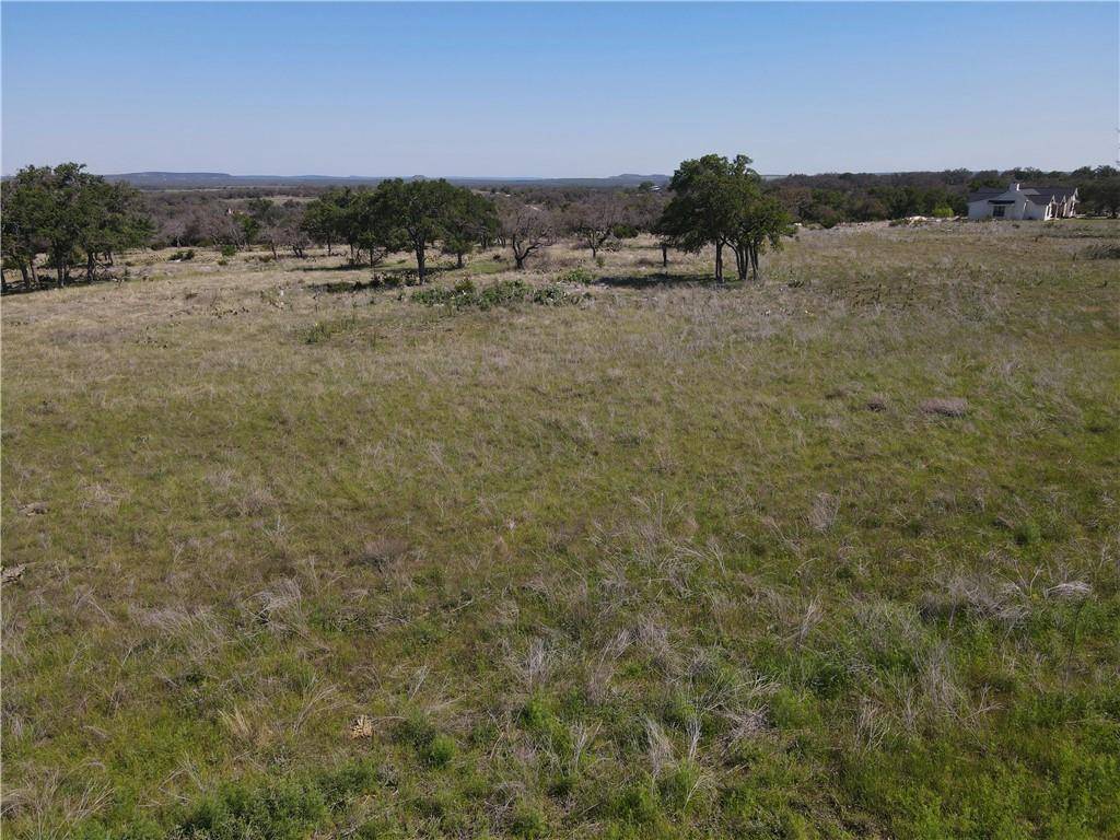 81 Thriving Oak DR, Fredericksburg, TX 78624