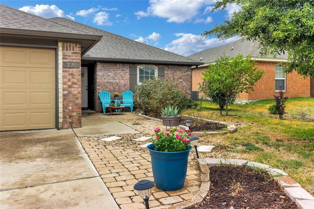 220 Corn Hill DR, Jarrell, TX 76537