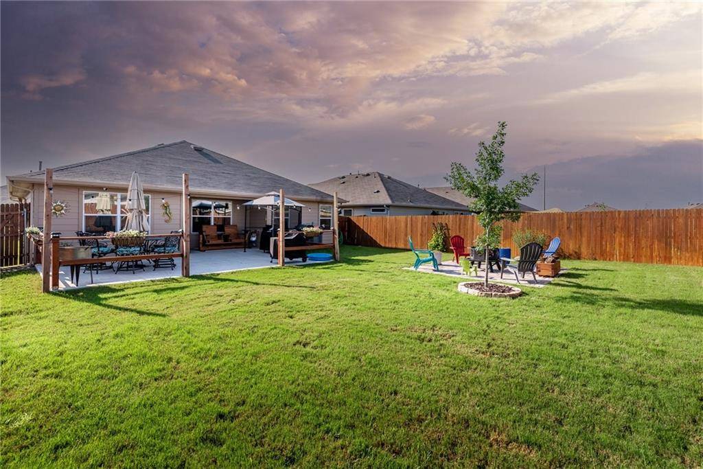 205 Seaholm LN, Hutto, TX 78634