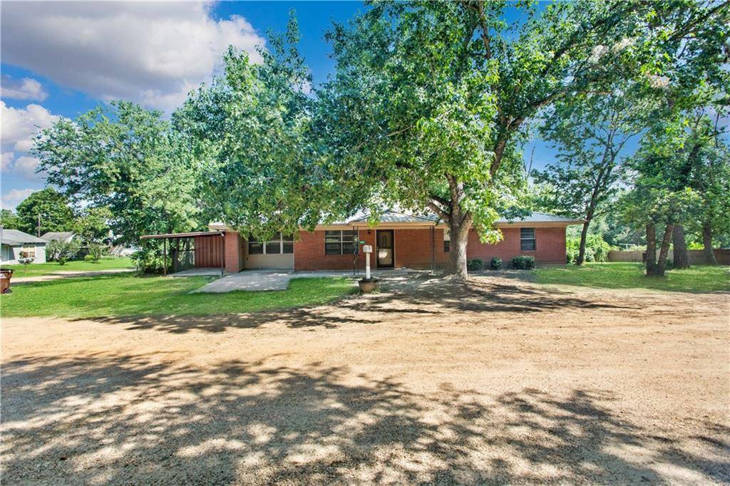 403 W Avenue D Ave, Milano, TX 76556