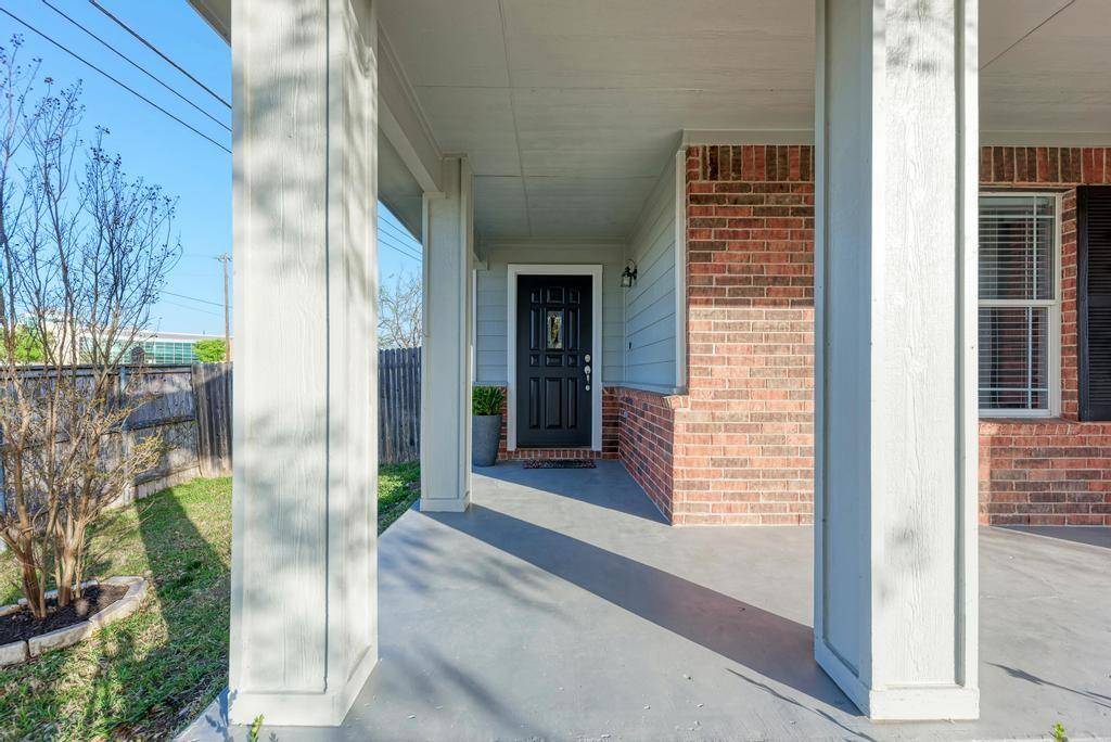 101 Sapphire Lake DR, Kyle, TX 78640