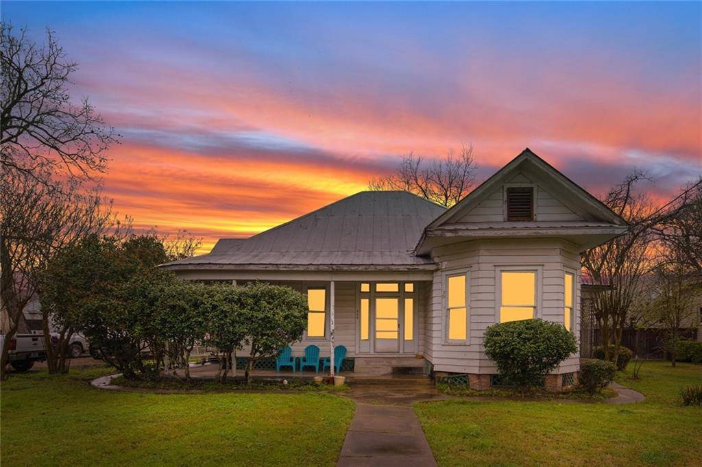 906 Pine ST, Bastrop, TX 78602