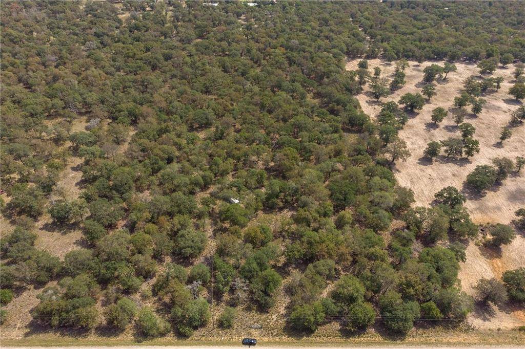 352 shorthorn RD, Stockdale, TX 78160