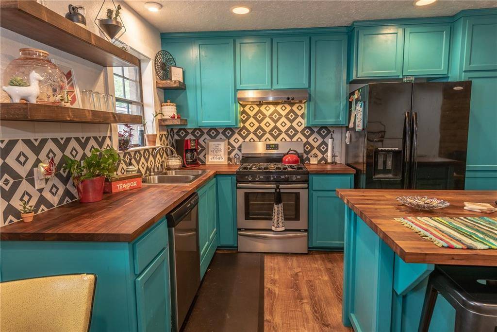 302 S Moore ST, Caldwell, TX 77836