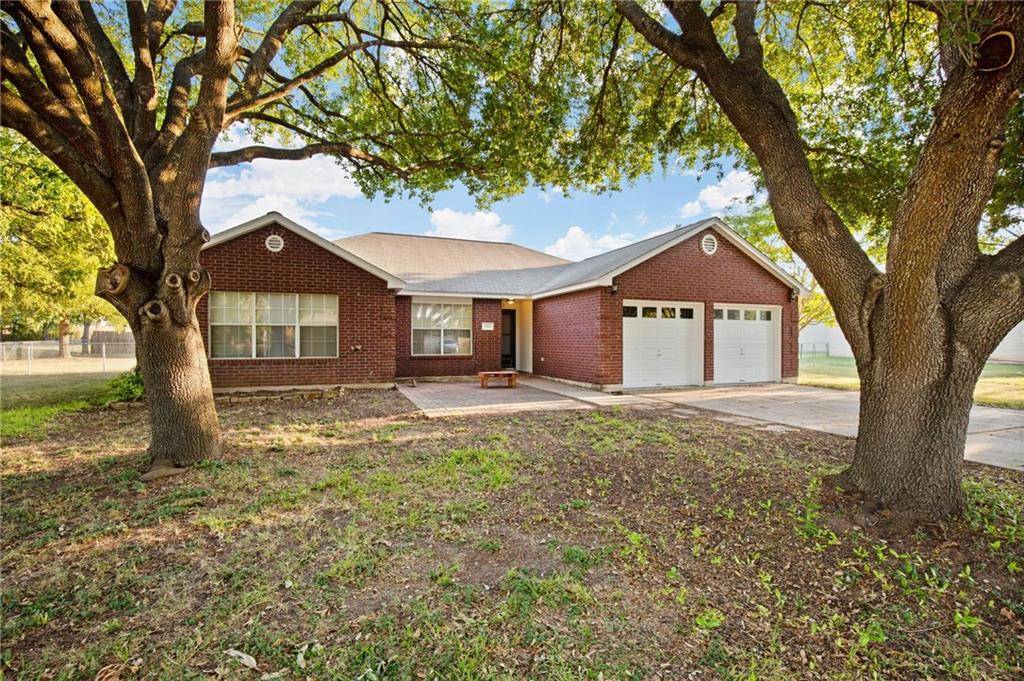 100 Whitetail LN, Hutto, TX 78634