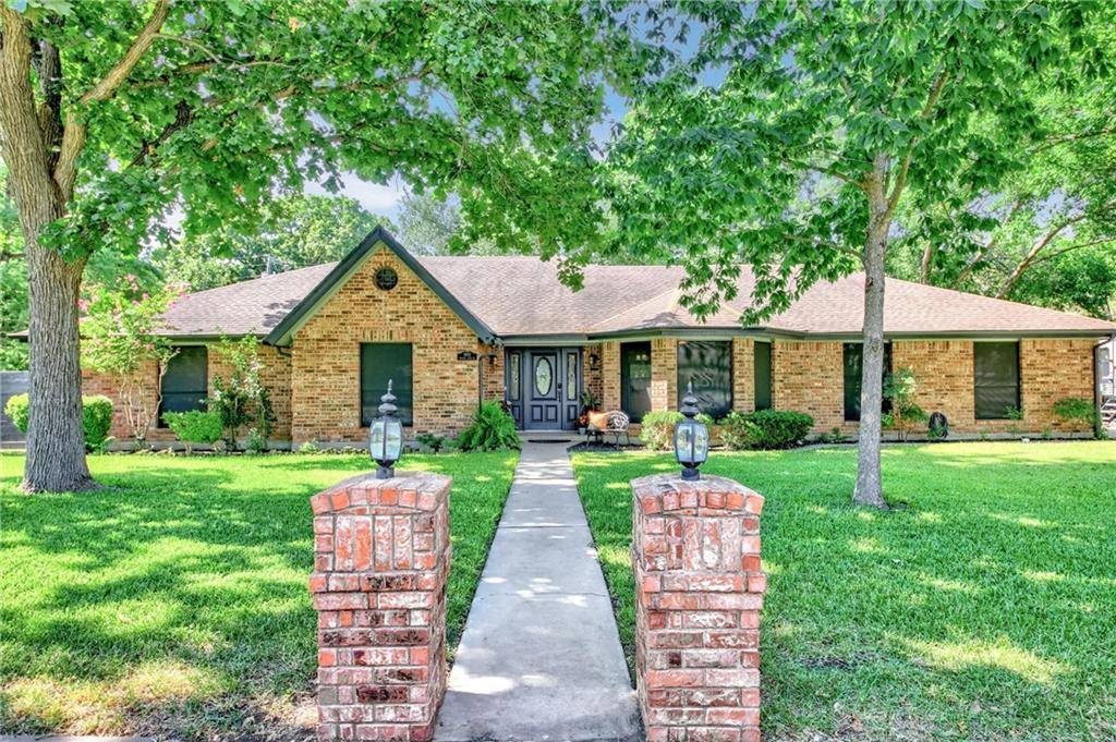 1901 Meadow Ridge DR, Taylor, TX 76574
