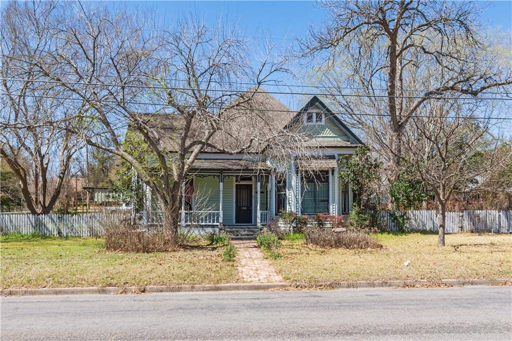1102 N Fannin Ave, Cameron, TX 76520