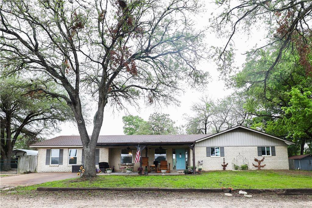 1225 N Rockdale ST, Lexington, TX 78947