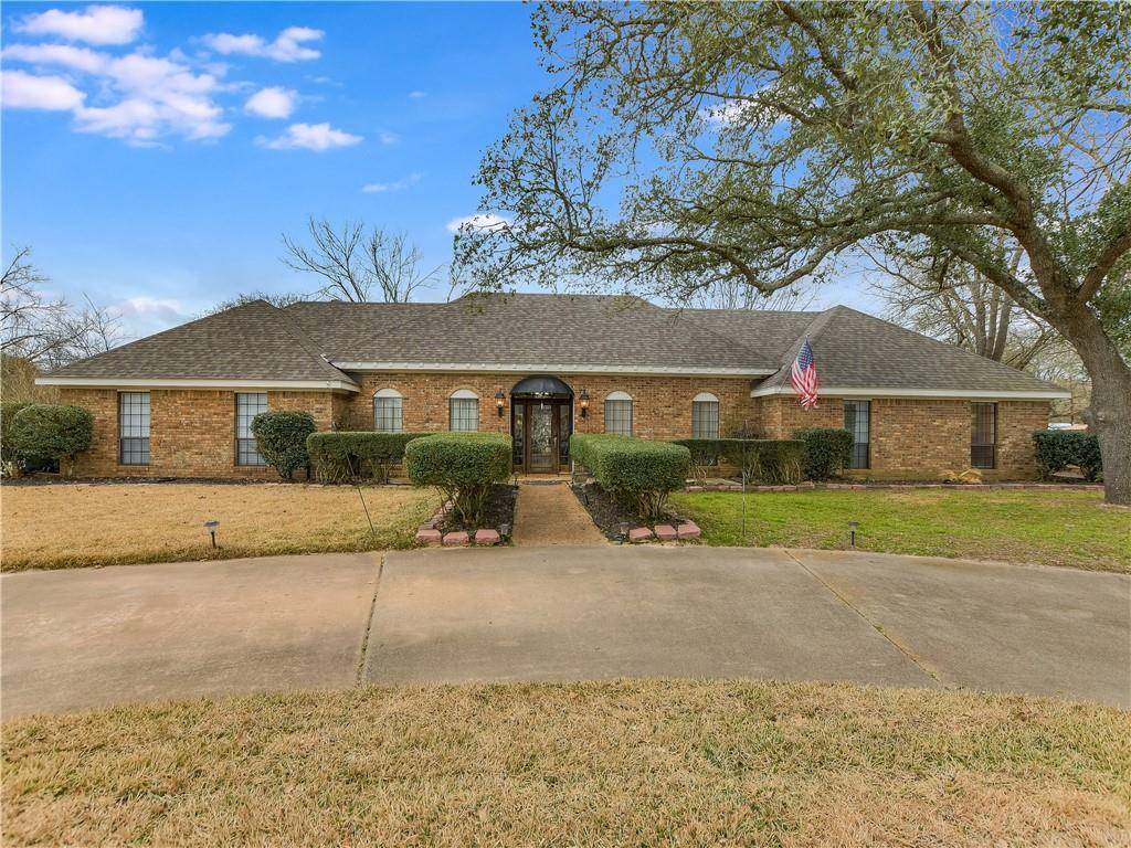 1501 Yokley RD, Rockdale, TX 76567