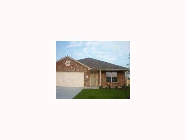 206 Hanstrom DR, Hutto, TX 78634