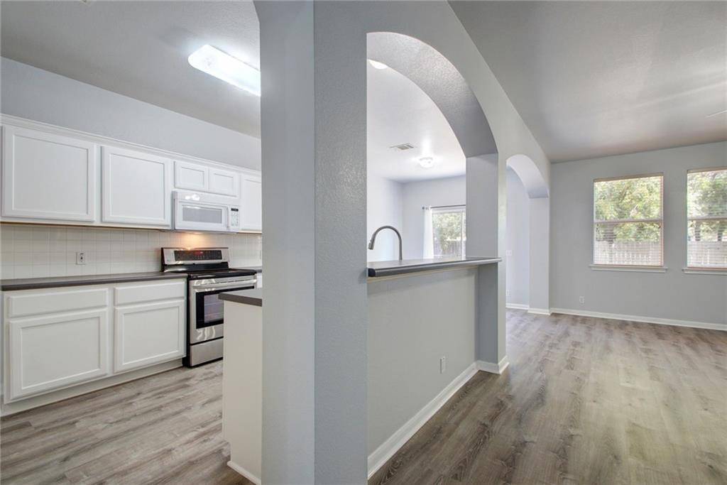 302 Whitfield ST, Hutto, TX 78634
